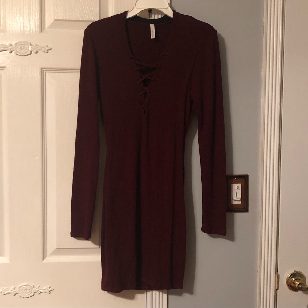 LULU’s Maroon front lace up long sleeve dress